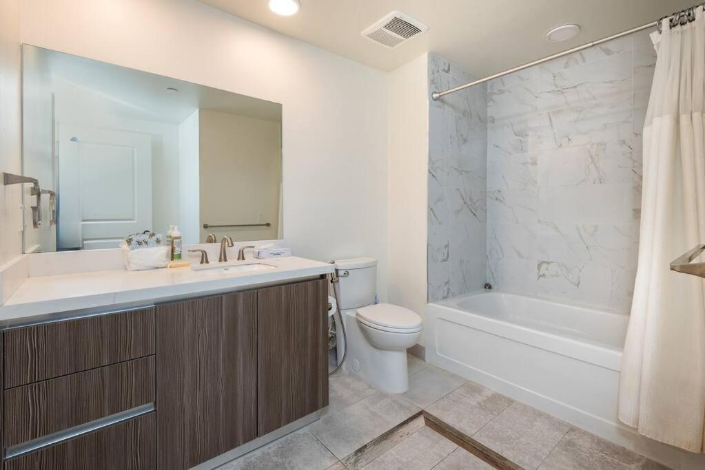 Luxurious Penthouse In Beverly Hills - Sleeps 10 Los Angeles Kültér fotó