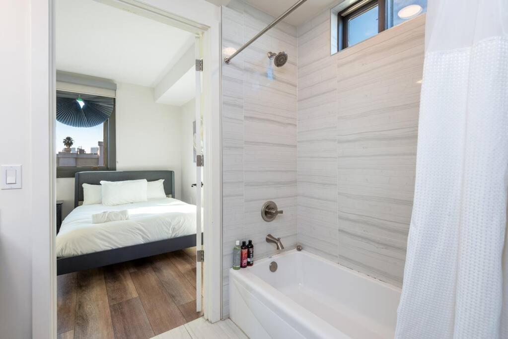 Luxurious Penthouse In Beverly Hills - Sleeps 10 Los Angeles Kültér fotó